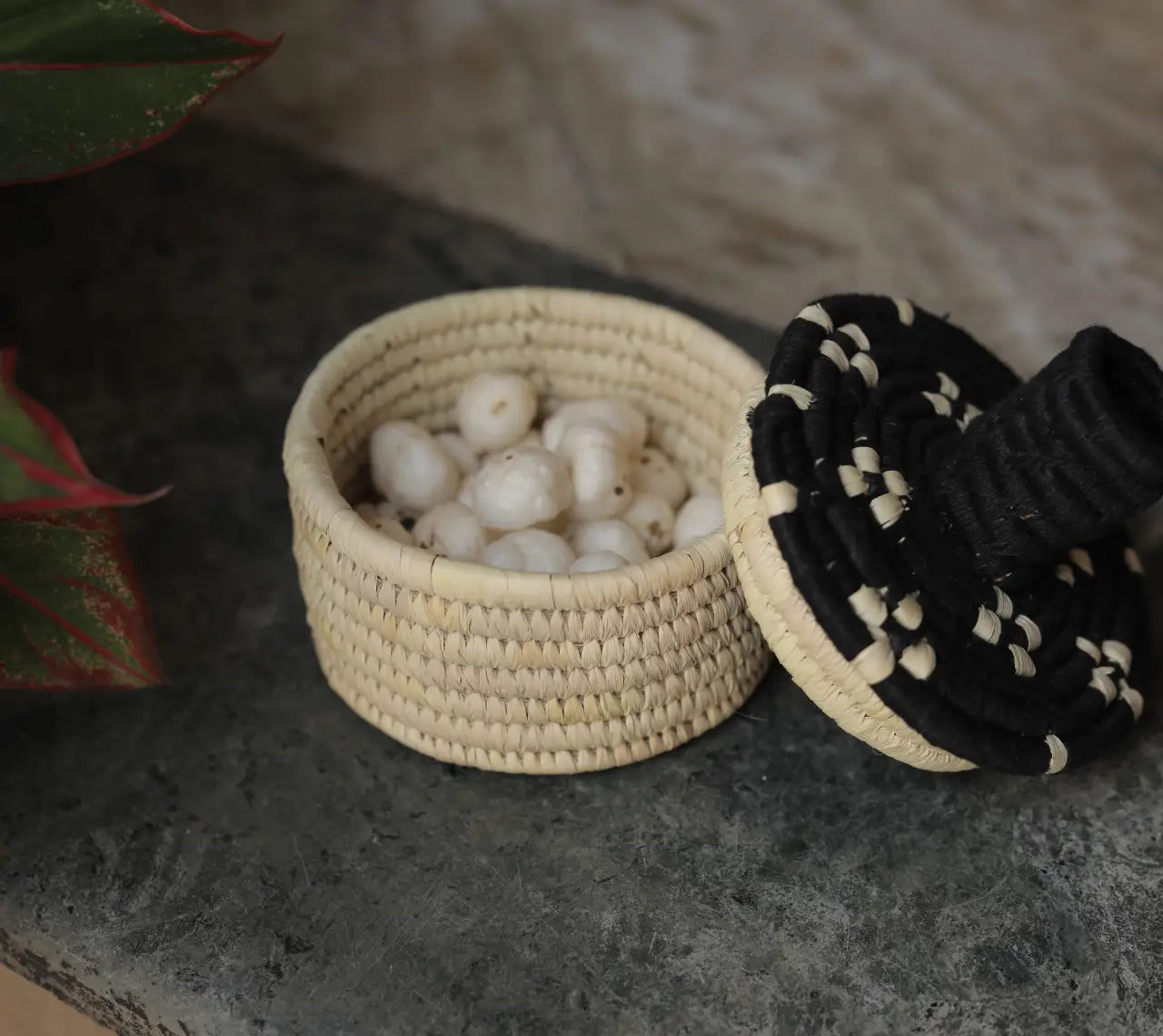 handmade-sabai-grass-small-storage-box