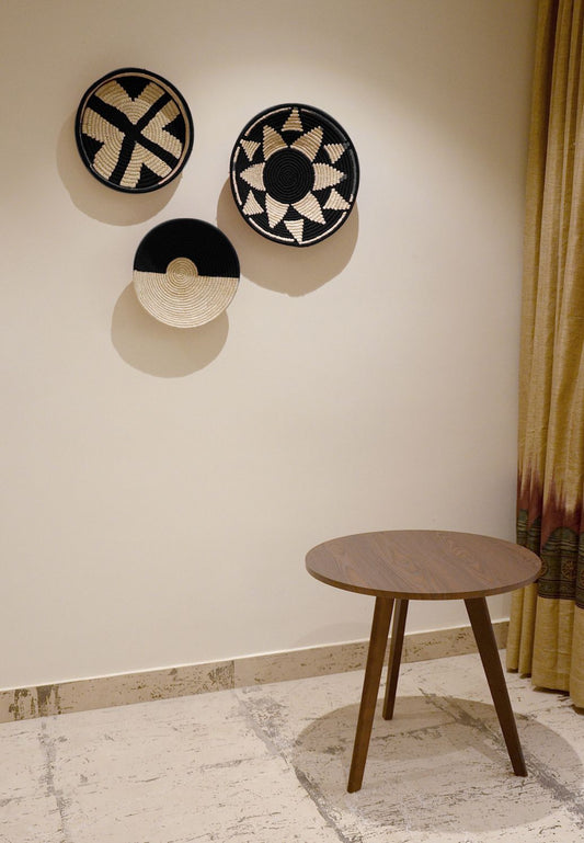 handwoven-sabai-grass-black-wall-basket