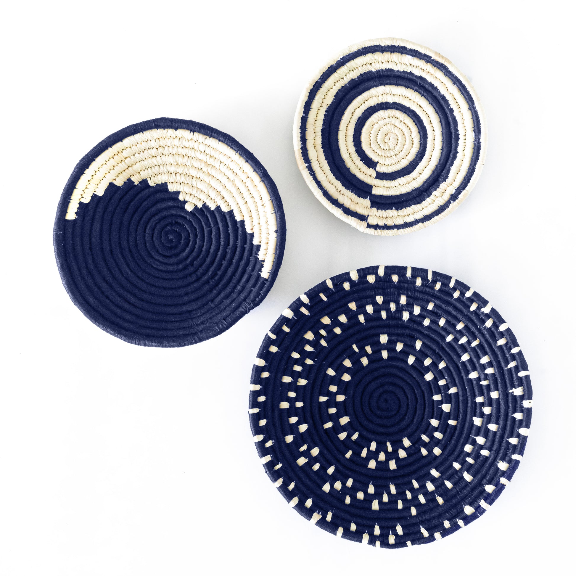 sabai-grass-dark-blue-wall-basket